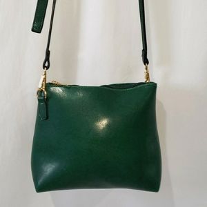 Nwot Green Shoulder Handbag with Gold Zipper